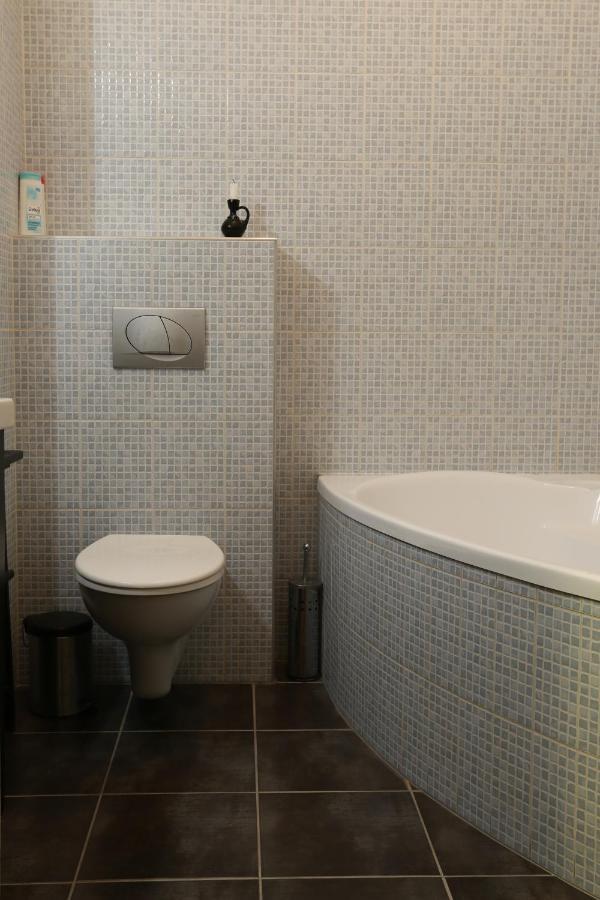 Anna Apartman Eger Esterno foto